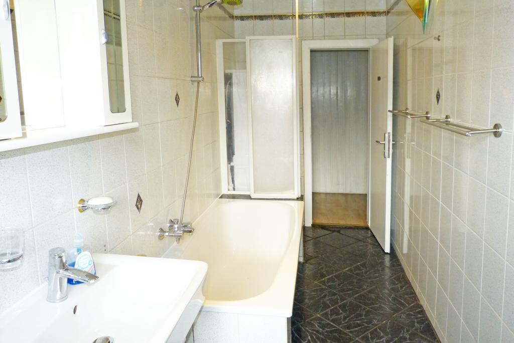 Messe-zimmer Tus-treff Homestay Dusseldorf