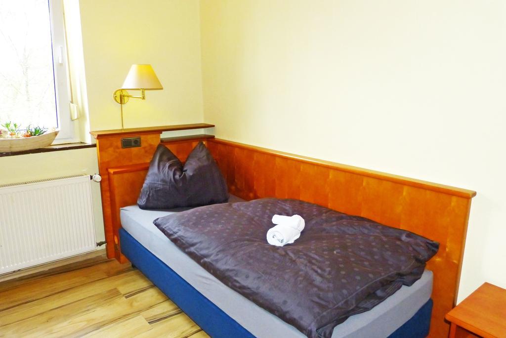 Messe-zimmer Tus-treff Homestay *