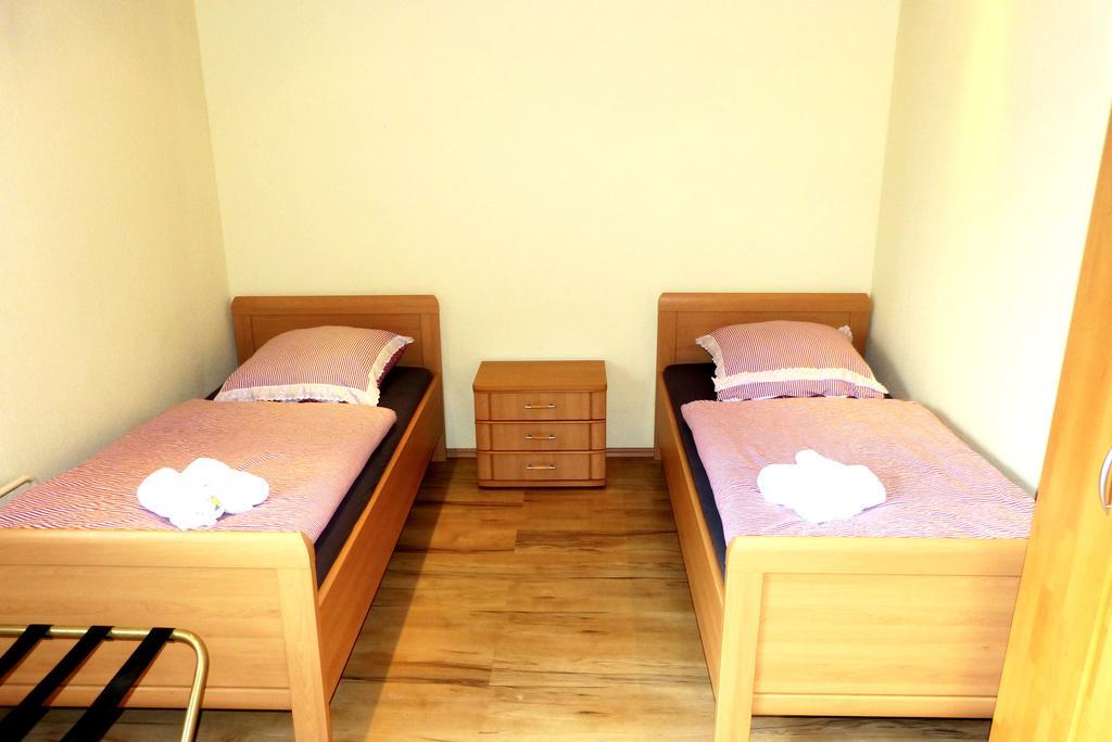 Messe-zimmer Tus-treff Dusseldorf