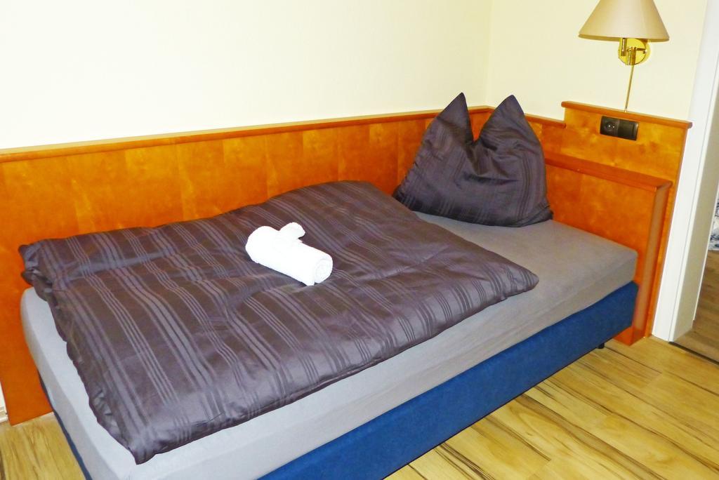 Messe-zimmer Tus-treff * Dusseldorf